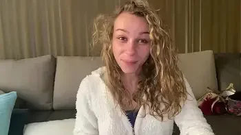 JE MANGE LES PATES AU SPERME DE MON HOMME ET J'ADORE CA !