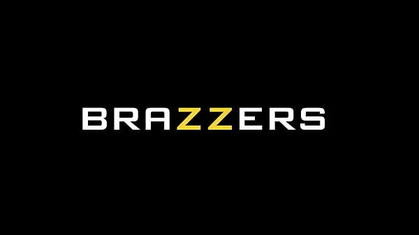 Hot and Oiled Up, Ready to Fuck - Skylar Snow / Brazzers / stream full from www.zzfull.com/amazing