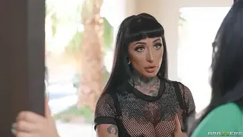 The First Fuck's On The House - Jessie Lee, Payton Preslee / Brazzers  / stream full from www.zzfull.com/baddie