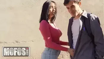 Lucky Jordi Meets Busty Valeria Valois Who Desperately Asks For His Help In Exchange With A Nice Blowjob - Mofos