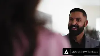 MODERN-DAY SINS - Curvy Secretary Sophia Burns' HOT MMF THREESOME With Bisexual BF & Boss!