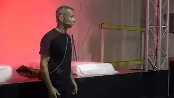 Pamela y Jesús asisten a una sesión de masturbación consciente en el SEB 2019