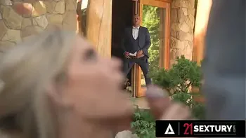 21 SEXTURY - Pretty Blonde Candee Licious Wants To Be Penetrated In Her Two Holes