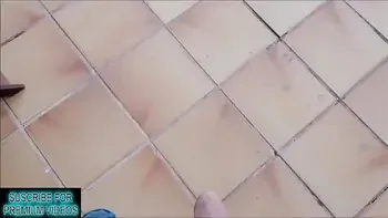 I walk in the park while she gives me a public handjob