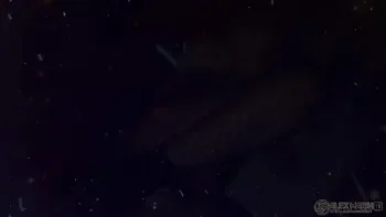 Glory hole se convierte en gang bang