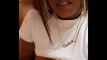 sorprendo a mi vecino masturbandose y follo con el