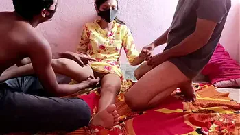 पैसो के लिए गर्लफ्रेंड को दोस्त के साथ मिलकर गन्दा काम किया