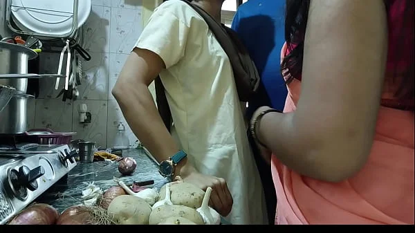 १८ साल की फूल जैसी लड़की को उसके हरामी जीजा ने अपने बीबी के सामने चोद चोद कर रुला दिया