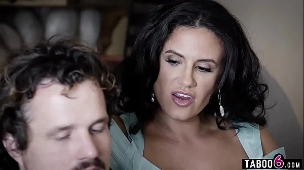 Cryptocurrency crash made MILF wife Penny Barber into an escort