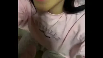 jovencita de 18 en su primera porno