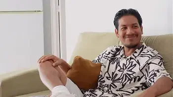 Martina Shamelessly Flirts with her Father's Friend