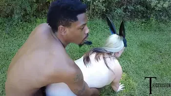 HUNTER FINDS BIG BOOTY PAWG RABBIT