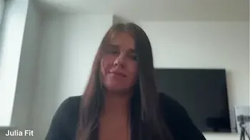 Sport Girl Tears Her Pants for Fucking