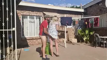 Outdoor fucking while taking off the laundry