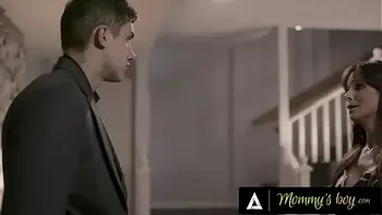 MOMMY'S BOY - Mature MILF Syren De Mer Has Her Pussy Roughly Fingered By Her 20yo Secret Admirer