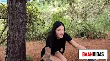 SEXY COLOMBIANA CULONA QUE ENCONTRE EN EL MONTAÑA