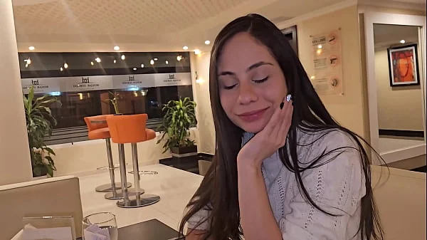 I meet an old friend at a hotel and she invites me to her room.