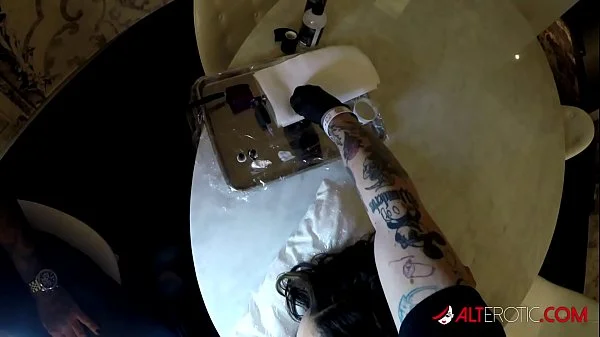 Genevieve Sinn fucked while getting her face tattooed