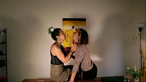 Lesbian Sex in Pantyhose - My sexy secretary