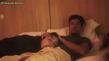 Mi hermanastra se traga mi pene despues de ver una peli casi nos descubren FANTASIAHARDCORESEX