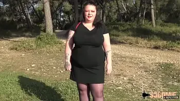 Jade, 23 ans, une brunette en manque de sexe hard