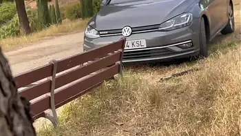 Miss Alessandra está tan cachonda que acaba fallándose a Jesus Reyes en un descampado a pleno día