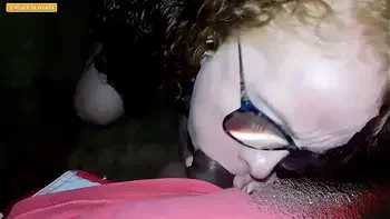 UM CARA FUDIDO NAO PODE PAGA O MOTEL E QUIS SEXO COM DUAS GAROTAS EM PRAÇA APOS UMA FESTA EM CIDADE DO ENTERIOR