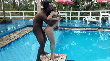 gostosa pediu uma massagem levou foi e rola * Anshell bi  (XVIDEOS COMPLETO NO RED )