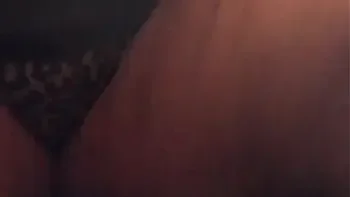 MI ESPOSA CONDUCIENDO MOSTRANDO PANTIES