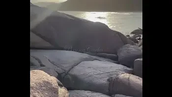 ERA PRA SER SÓ UM BOQUETE MAS NÃO RESISTI E DEI GOSTOSO NA PRAIA DE NUDISMO