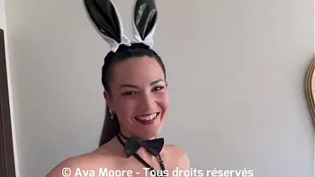 ANAL & CREAMPIE! Une Brune Chaude Habillée En Lapine Se Fait Détruire Le Cul Et Gicler Dedans