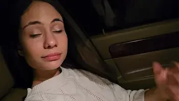 Me chupa la verga y me dice... me la trago toda