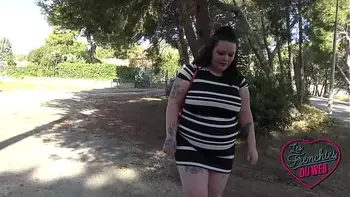 Jade, une coquine ronde qui aime la baise à plusieurs