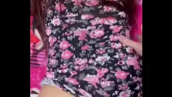 كنت بفتح باب الشقة و جوزى نازل الشغل و انا لابسة قميص نوم ع اللحم و سيد جارى شافنى دخل ناك جسمى كله فشخنى العرص