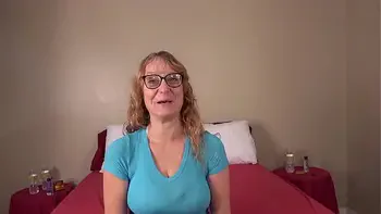 Desperate Amateurs Davina, Sylvia and Angel get their milf pussies stretched.