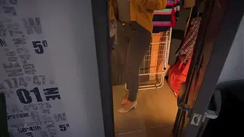 Hot Secretary In Tight Jeans Teases Ass With Visible Panty Line