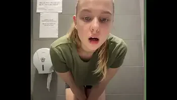 Extreme squirt. Big ass sit on the cam