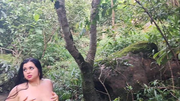 Antonella se folla ha un desconocido en el rio