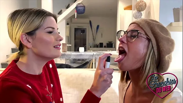 Rose et Pam, deux petites perverses qui coquinent