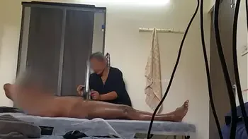 happy ending massage and sucking dick caught in secret cam
