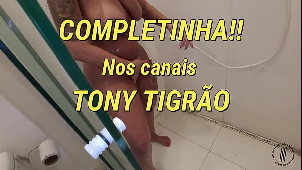 FELIZ ANO NOVO!! Começando 2023 em grande estilo com a espetacular VITORIA BEATRIZ toda safada nos bastidores pra vocês! COMPLETINHA NO RED!!