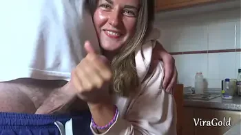 Quick Homemade Handjob from Sexy Camilla Moon with Lot A Cum