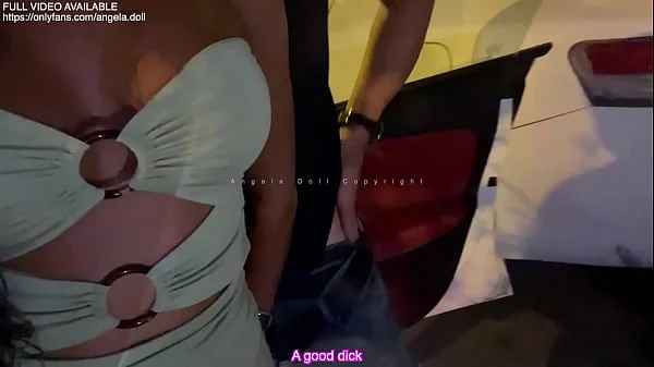 Angela Doll - défi risqué ! Je suce un inconnu en pleine rue avec pleins de piétons autour. Il m'a tout giclé dans la bouche