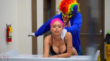 Ebony Pornstar Jasamine Banks Gets Fucked In A Busy Laundromat by Gibby The Clown