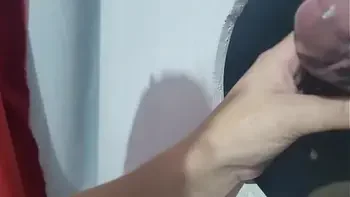 GLORYHOLE DA ALINETELESS A CASADA MAIS SAFADA DO BRASIL MAMANDO ESTRANHO ATÉ GANHAR LEITE NA BOCA, FALANDO SACANAGEM PARA O MARIDO CORNO QUE FILMOU A SAFADEZA NA CABINE DE GLORYHOLE