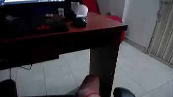 El Amigo De Mi Novio Me Espia Mientras Me Duchaba Y Decidi Invitarlo A La Ducha Para Que Follara Mi Culo