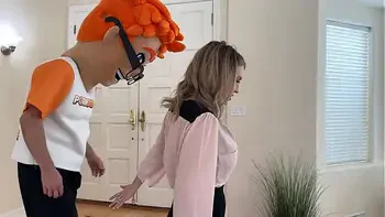 Late for the House Tour, but Right on Time for Gigi's MILF Magic - PornDudeCasting's Bangin' Bargain!