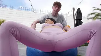 Personal Trainer Tests Eva Long's Pussy Endurance With His Cock