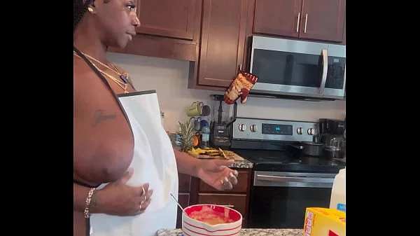 Making banana pudding