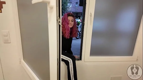 4K I CAUGHT A GIRL BURGLAR TRY TO ESCAPE FIGHTING WITH KICKS